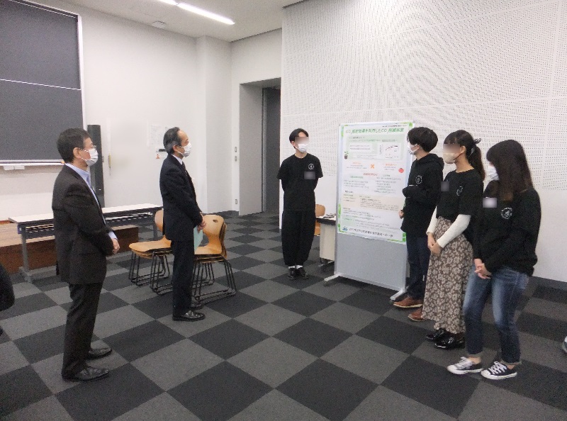 （ポスターセッションのようす1）