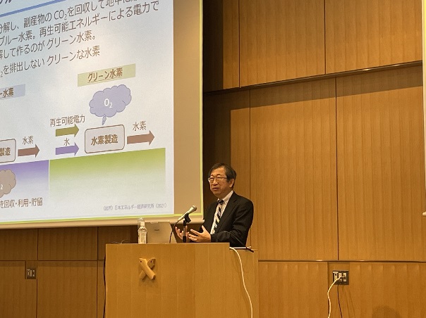 （寺澤理事長による講義）